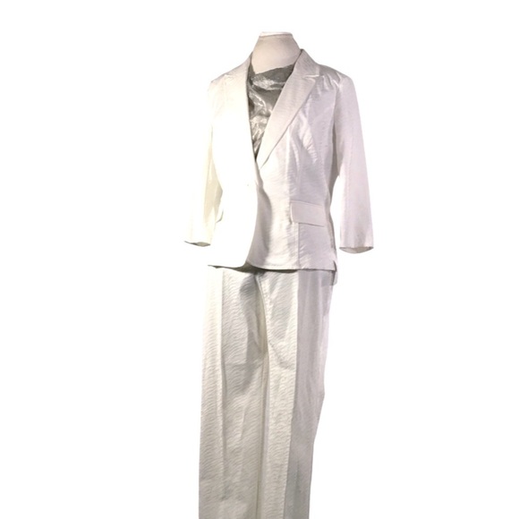 White Pants suit new with tags, breathable fabric - Picture 5 of 15